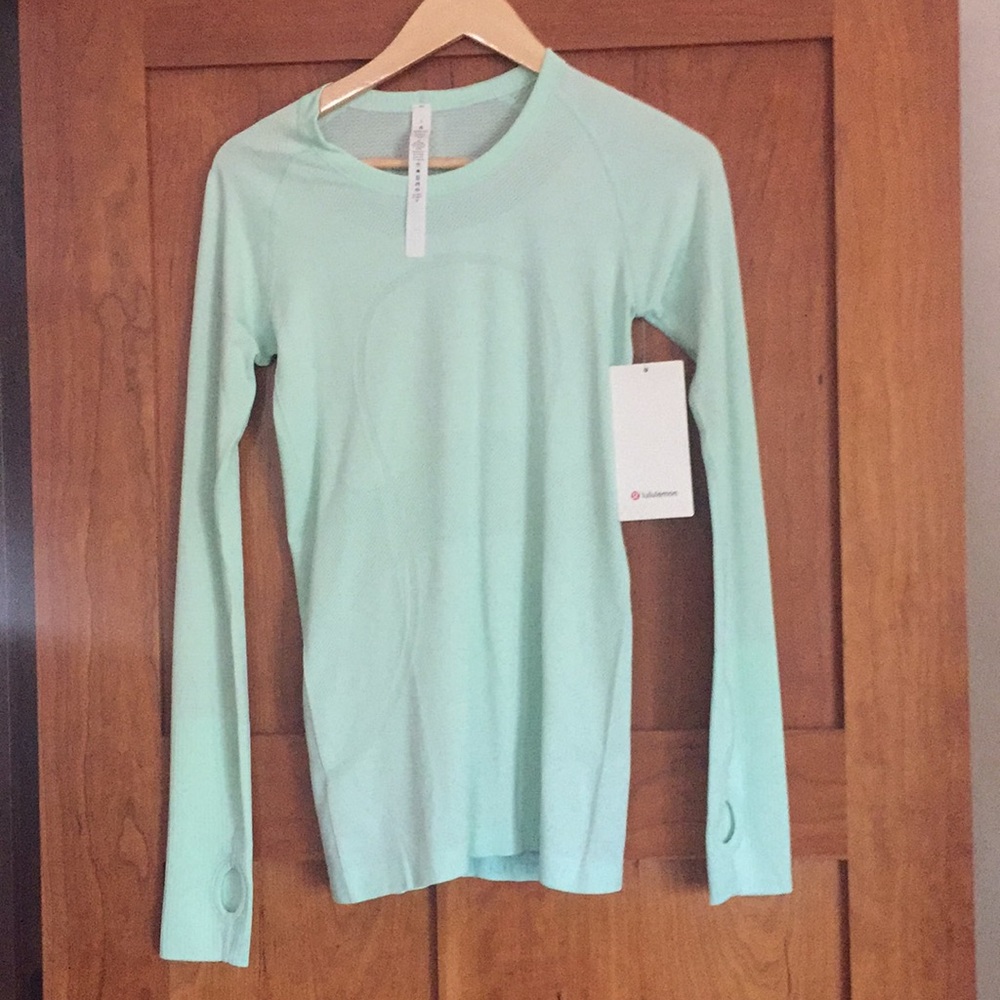 Lulu mint green long sleeve swiftly